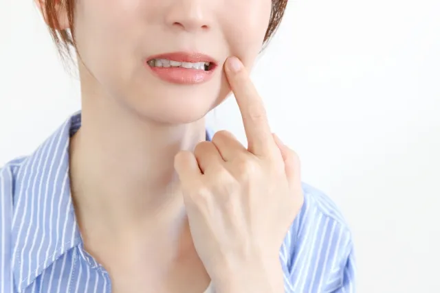 歯ぎしり・食いしばりがある方は、事前に共有してください